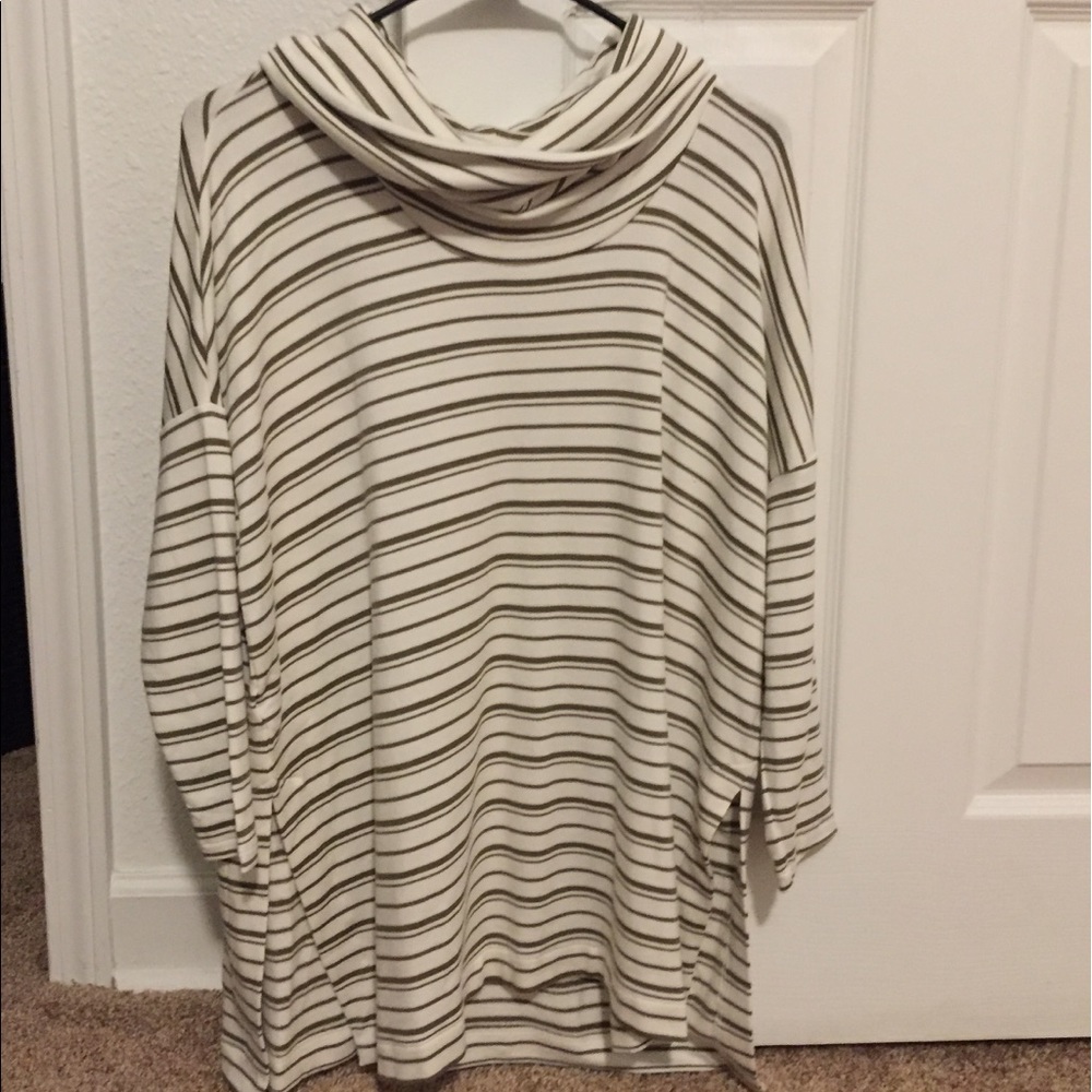 Lou & Grey Turtle Neck Sweater.